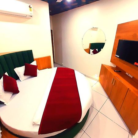 Hotel Suncity Ahmedabad Exterior foto