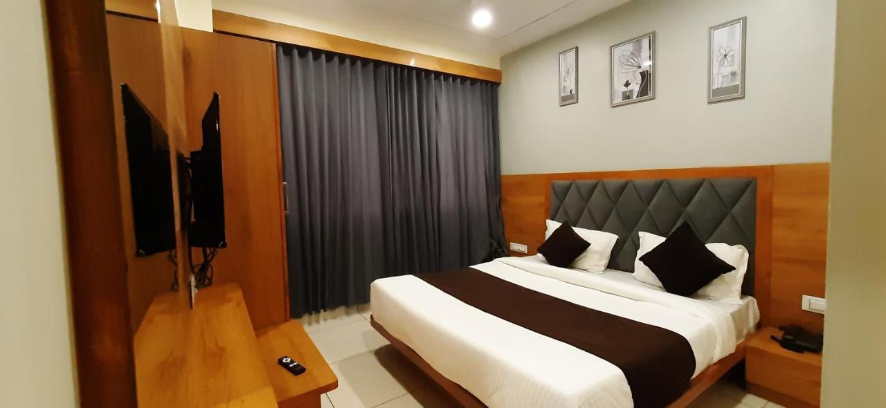 Hotel Suncity Ahmedabad Exterior foto