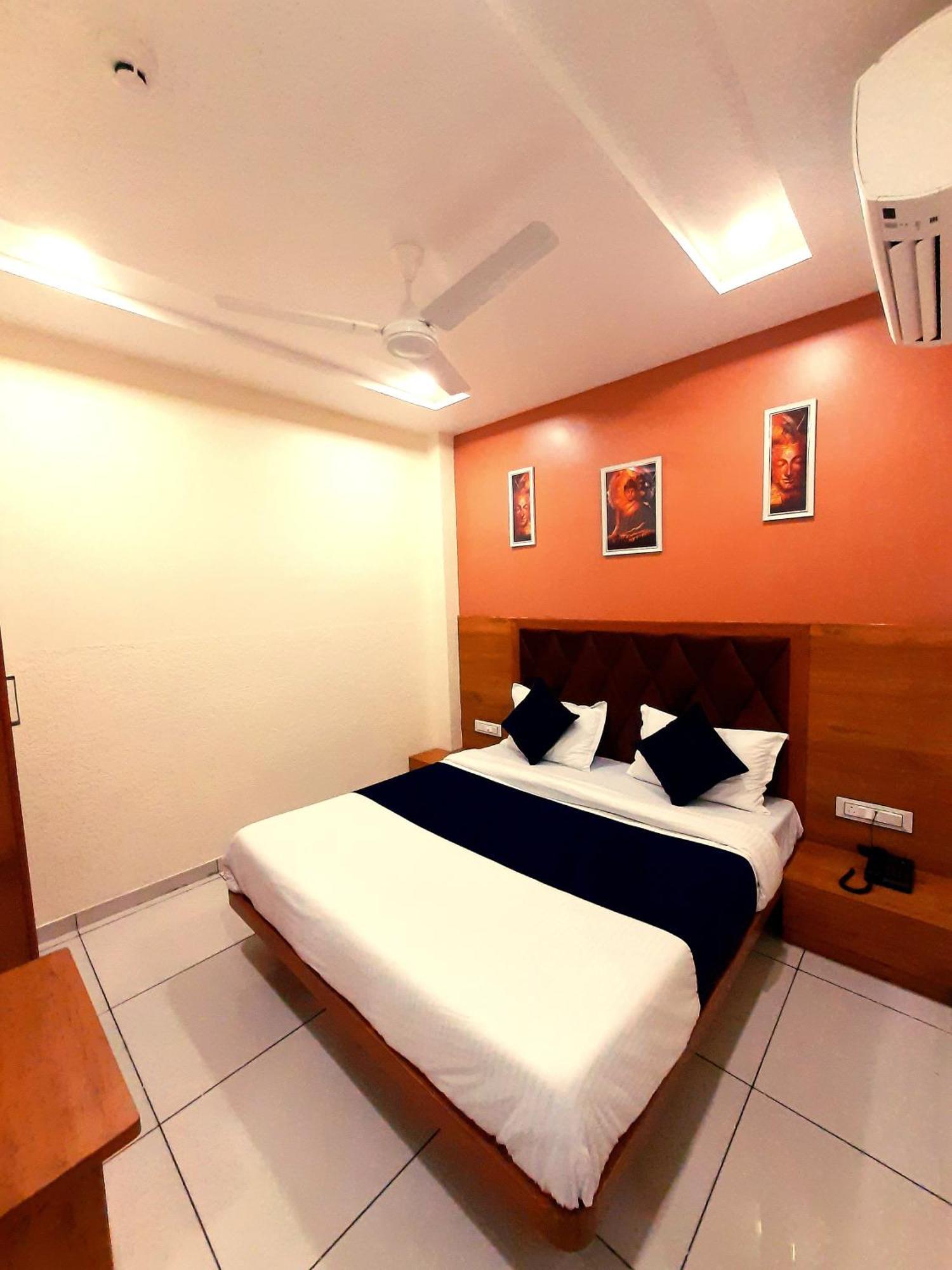 Hotel Suncity Ahmedabad Exterior foto