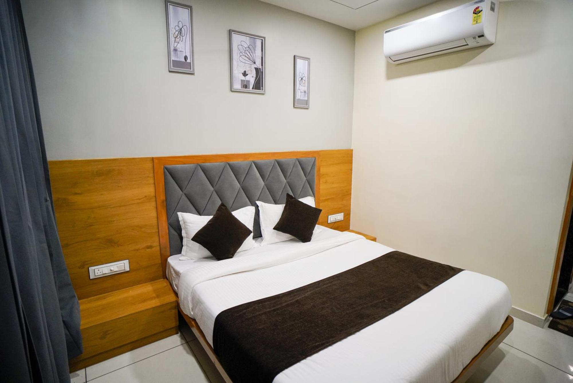 Hotel Suncity Ahmedabad Exterior foto