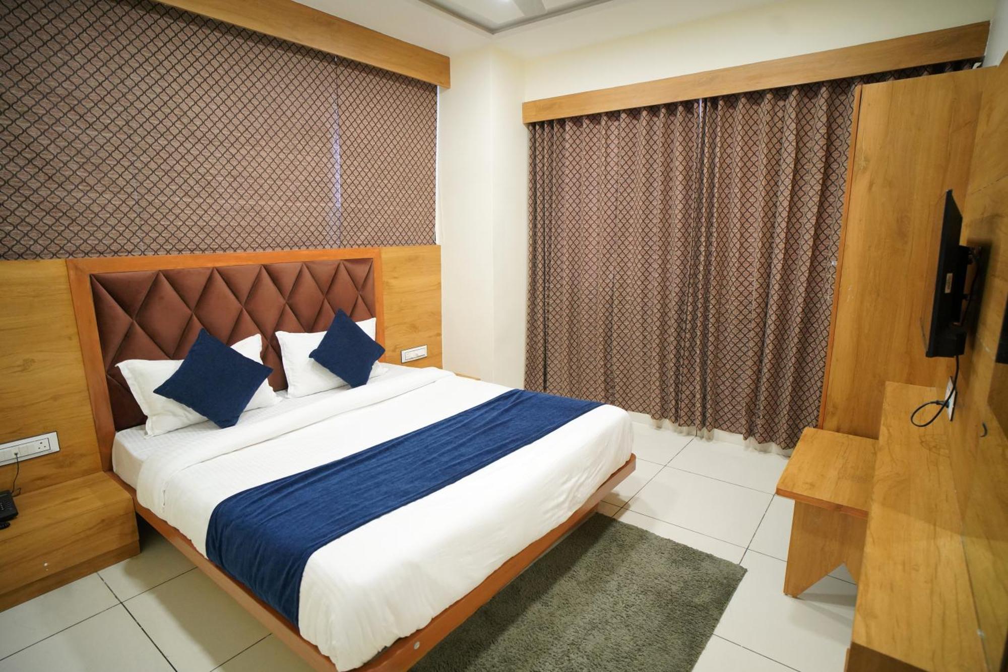Hotel Suncity Ahmedabad Exterior foto